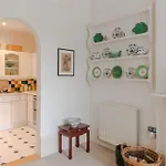 Traditional 2 Bed Apartment Notting Hill