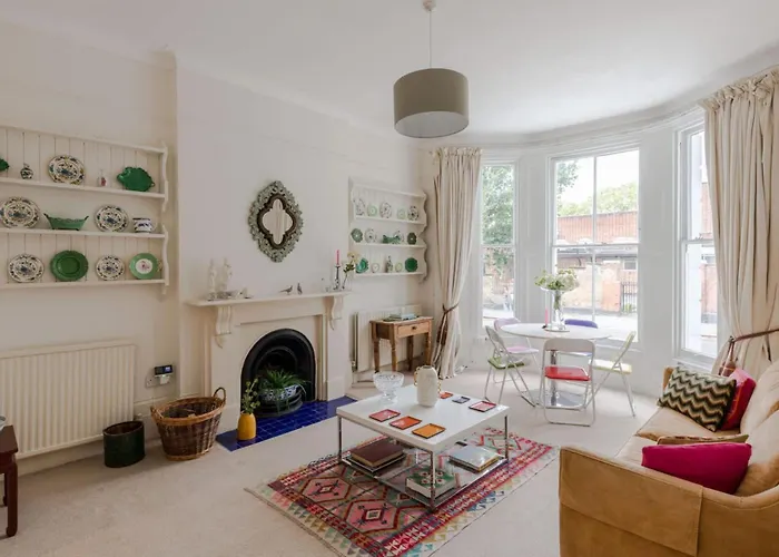 Traditional 2 Bed Apartment Notting Hill
