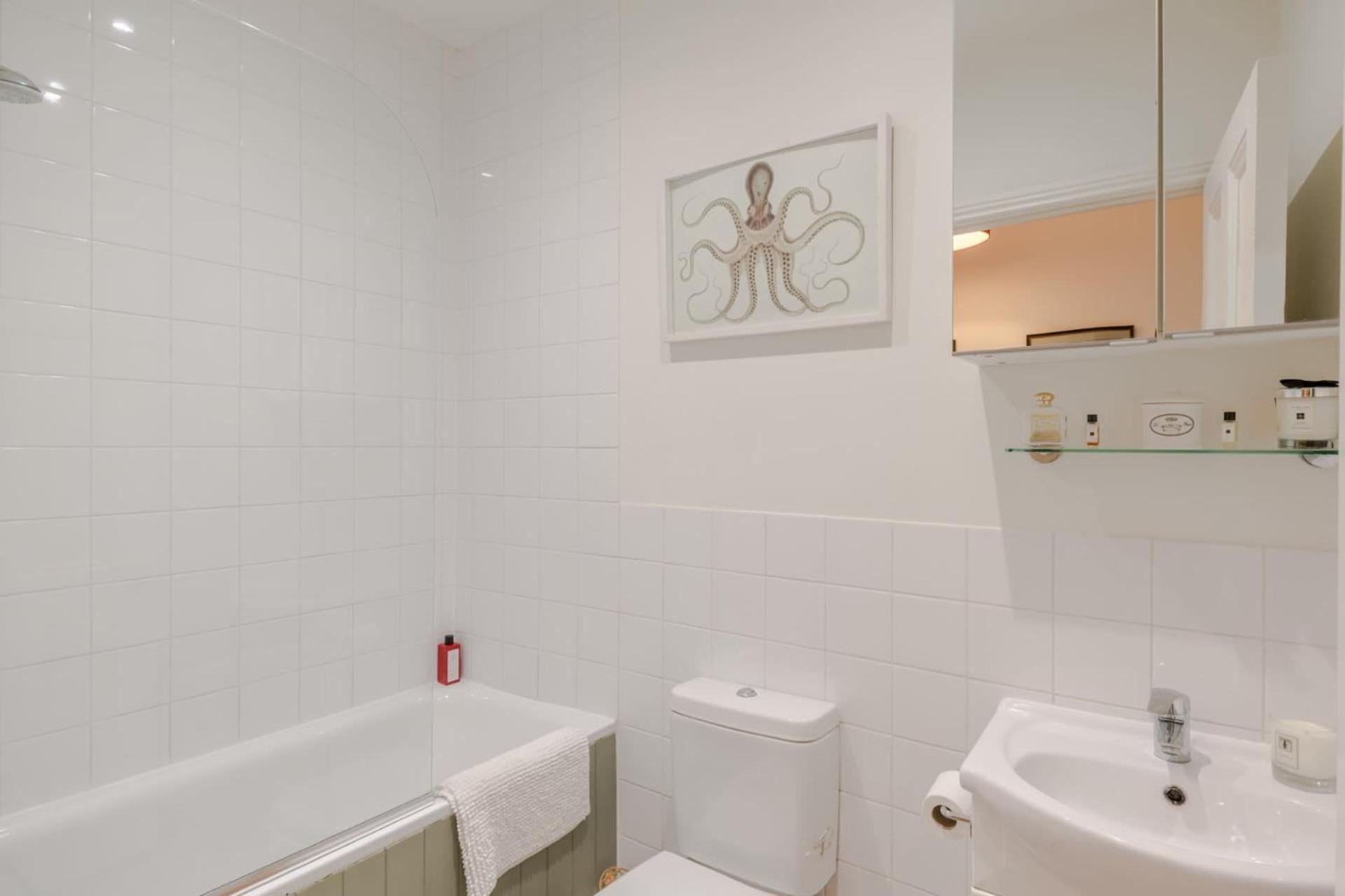 Traditional 2 Bed Notting Hill London